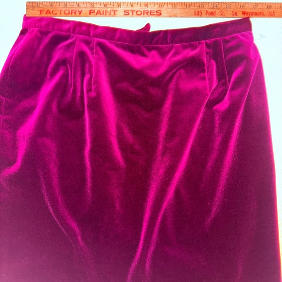 Vintage Burgundy Velvet A-Line Skirt Talbots Size 18 NWT - Picture 5 of 11